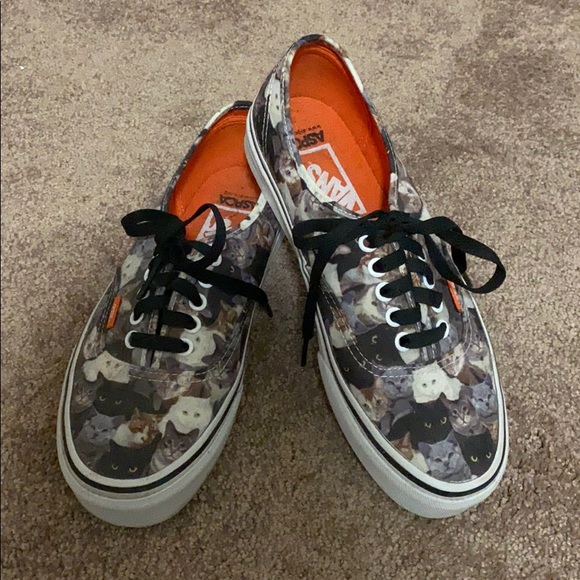Vans Shoes - Vans ASPCA Cat shoes Women’s size 8 like new